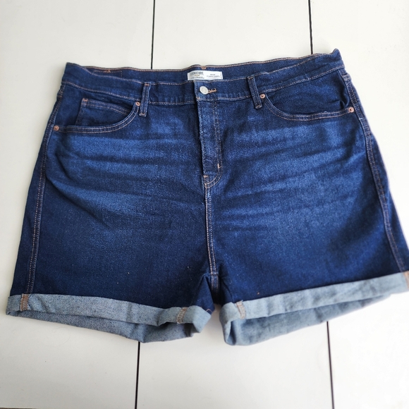 Signature by Levi Strauss Pants - Levi’s Signature Women's Blue Denim Heritage High Rise Stretch Shorts Size 20W